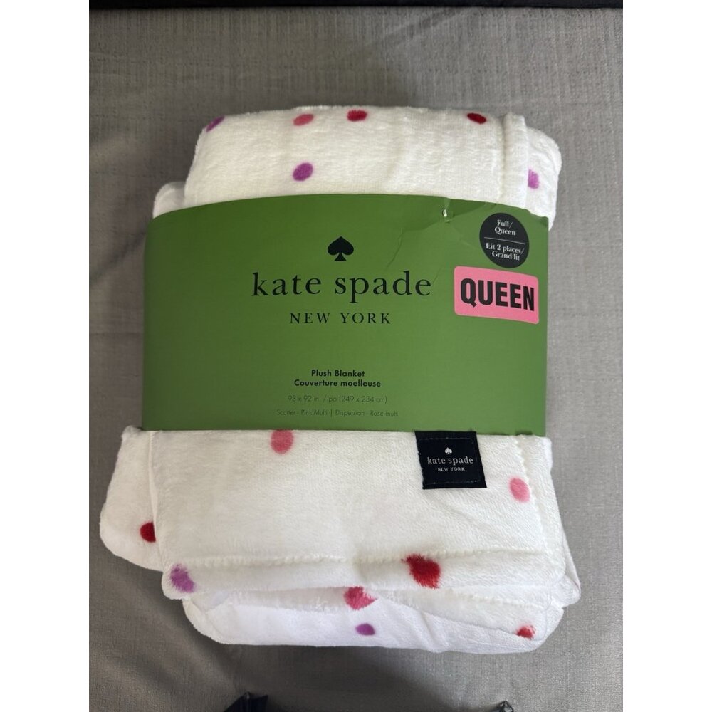 New KATE SPADE Queen Size 98" x 92" Polka Dot / Badge Logo Plush Blanket Chic